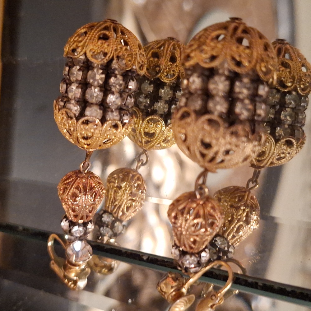 1960s Castlecliff Rhinestone Earrings. Marked. - Picture 11 of 14